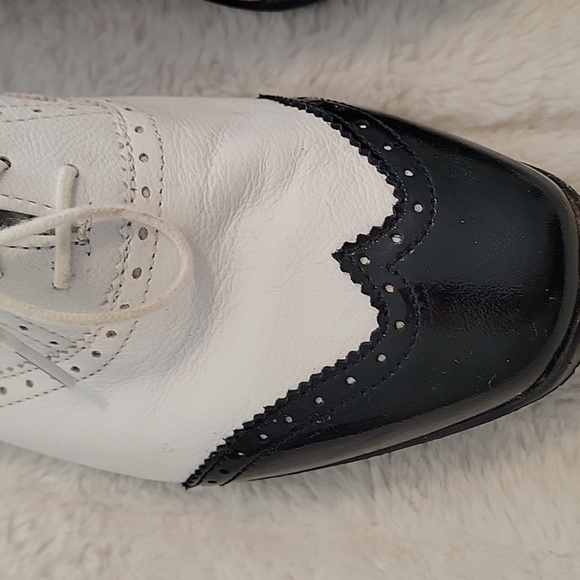 FootJoy LoPro Ladies golf shoe - Picture 2 of 8